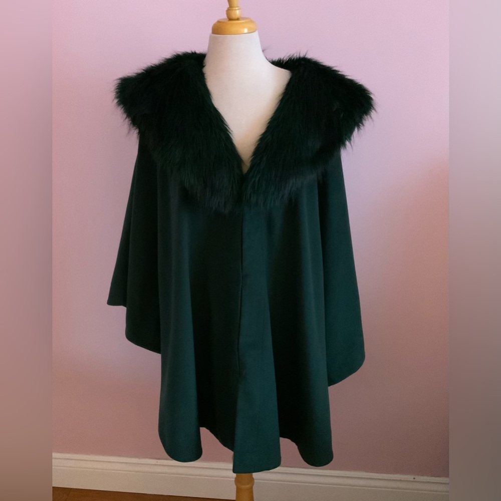 Adrienne Landau Green Cape with Faux Fur Trim